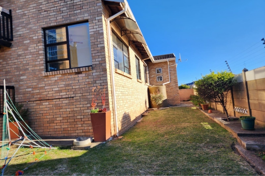 3 Bedroom Property for Sale in Wavecrest Eastern Cape